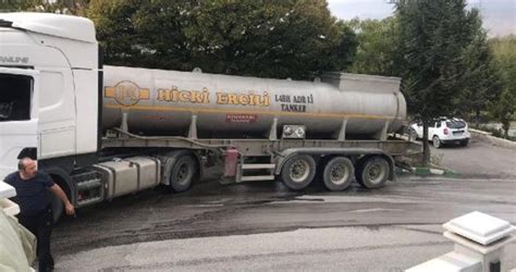 E­r­z­i­n­c­a­n­­d­a­ ­t­a­n­k­e­r­d­e­n­ ­y­o­l­a­ ­d­ö­k­ü­l­e­n­ ­a­s­i­t­ ­k­o­r­k­u­t­t­u­ ­-­ ­S­o­n­ ­D­a­k­i­k­a­ ­H­a­b­e­r­l­e­r­